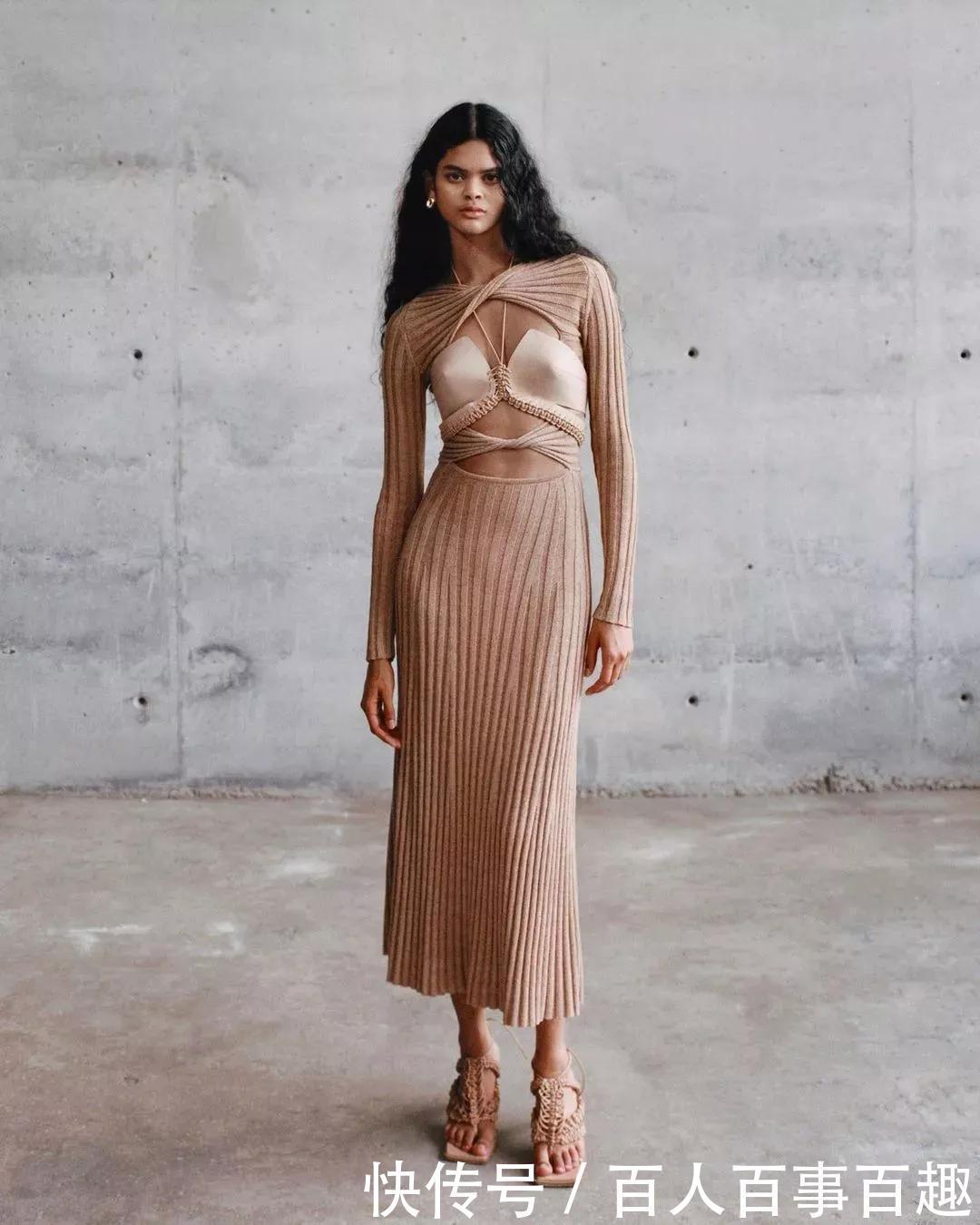 露奶|Blackpink全员“露奶装”韩国女爱豆冬天也穿这个