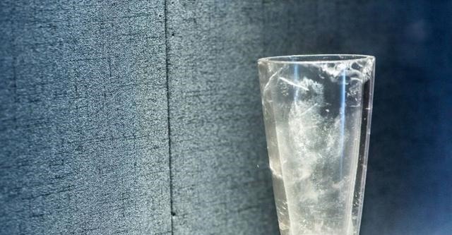 误认为|国宝差点扔掉!2200多年战国水晶杯,刚出土被误认为现代玻璃杯