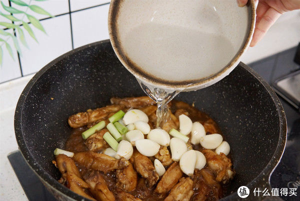 大蒜|健康饮食 篇八：天热潮湿多吃蒜，和这2样焖一锅是绝配，喷香下饭，夏天有好菜了