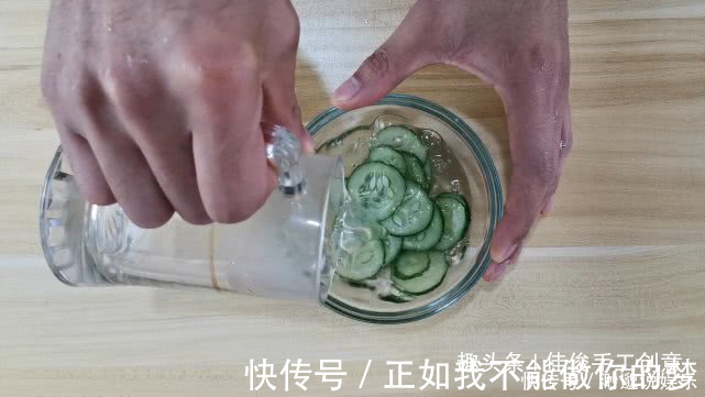 黄瓜|黄瓜用开水泡一泡真厉害,我也是才知道,省钱又实用学学吧