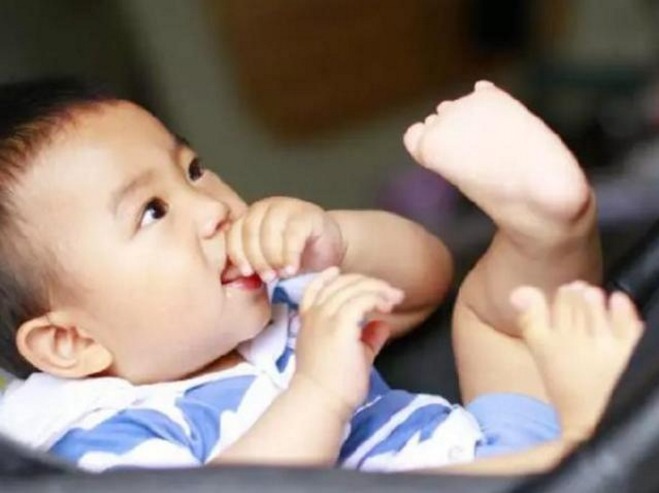 gt|婴儿谁带就跟谁亲孩子建立依赖感也有“黄金期”，错过很难弥补