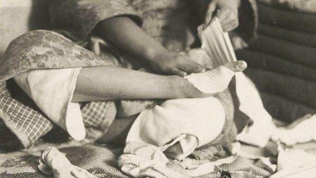 嫁给|民国时的“小脚女人”,15岁嫁给大户,脚从不洗仅丈夫见过