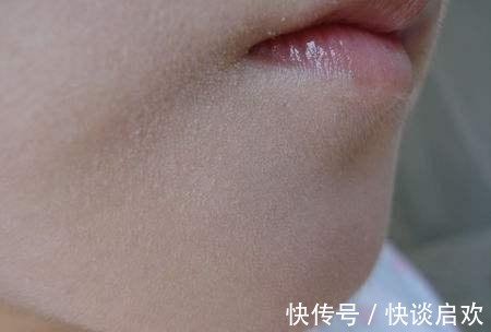 粉底刷|为什么明星化妆从来不卡粉、浮粉?化妆师:上妆工具没选对