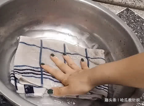 毛巾放冰箱里冻一冻作用厉害了，我也是刚知道，告诉家人