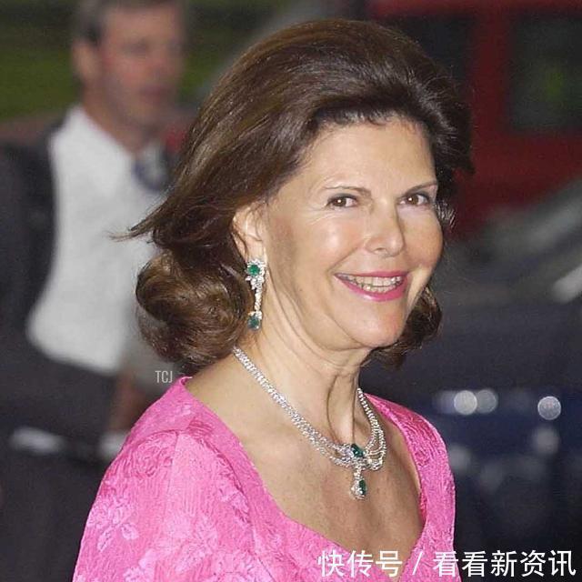 闲聊丨“与爱同名”，王室珠宝中那一抹醉人的颜色