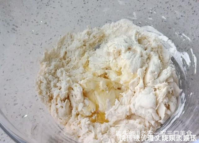 想吃烧饼了,自己在家就能做,香甜酥脆、个个鼓大包,没一点难度