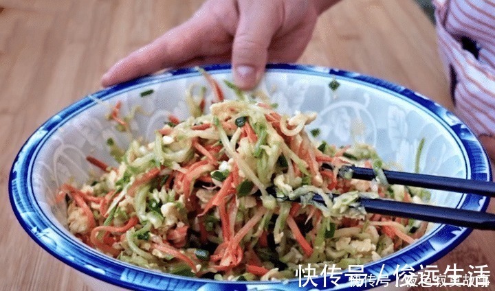 馅饼|入秋后,多吃此面食,简单一烙,外酥里鲜,比包子饺子都好吃