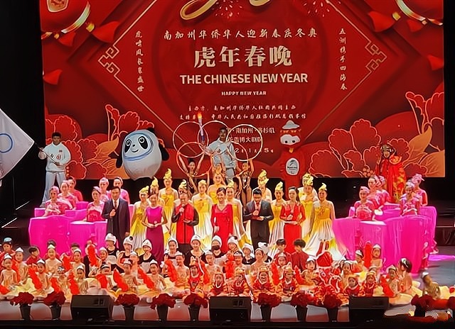 春晚|郎平美国生活惬意!成华人春晚主角,近照发福,住别墅开宝马X5