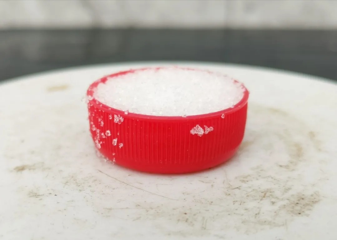 老苗|如何把春兰叶片养矮壮?磷酸二氢钾的另类用法,兰友们可以试试