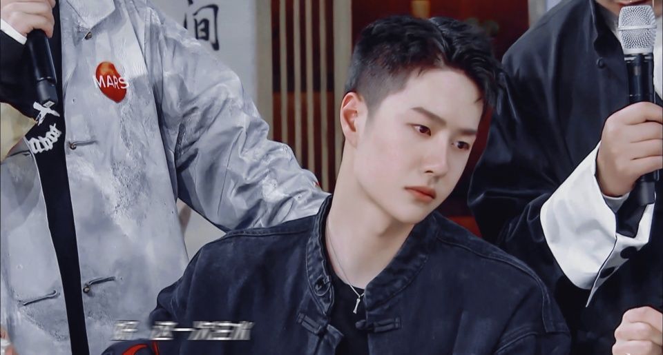 ，，，|王一博《抉择》剧照被骂丑，眼睛无神像犯困，观众吐槽不适合正剧