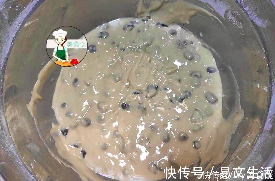 冷天红豆和此是绝配，一拌一蒸就好，又香又解馋，大人孩子都爱吃