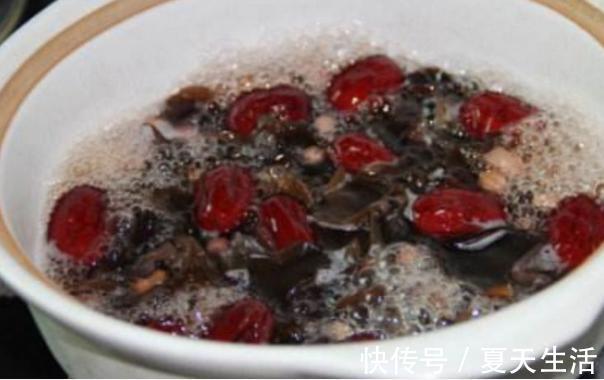 煮汤|花生和“它”天生一对,煮汤喝补血补气,女人经常喝,脸色红润