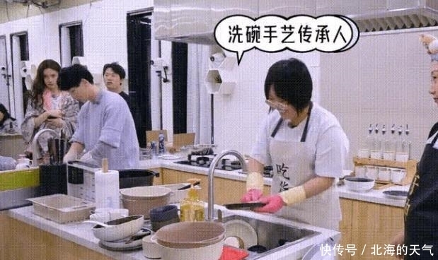 综艺桃花坞|李雪琴参加综艺桃花坞,被苏芒质疑没交钱,被舒淇批不会刷碗!