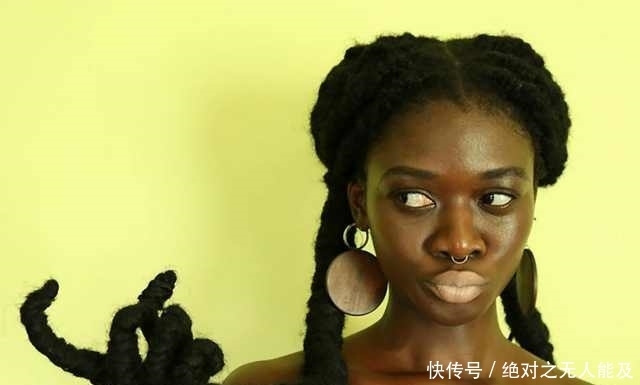 非洲女孩长得太黑没人要，整理了一下头发后，很多男人排队想娶她