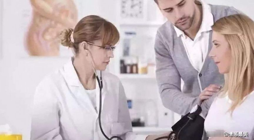 怀孕36周脐带绕颈3圈，羊水又偏少，该怎么办？