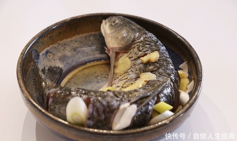 天热,来一道重口味开胃大菜,配上小酒,太解馋了,九分正宗做法