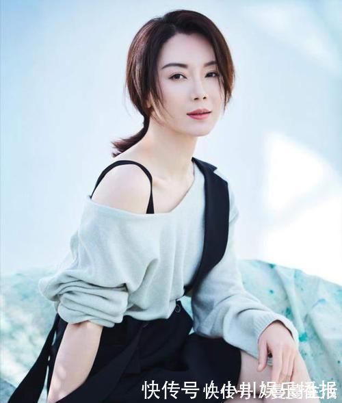 马尾|脸上有3个“特征”的女生,别总披头散发,扎头发露五官更女神