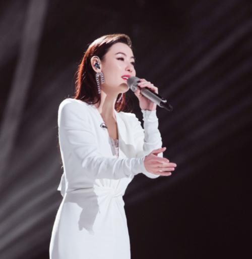 王鷗|浪姐2五公人氣榜，張柏芝遺憾跌出成團位，王鷗太爭氣了