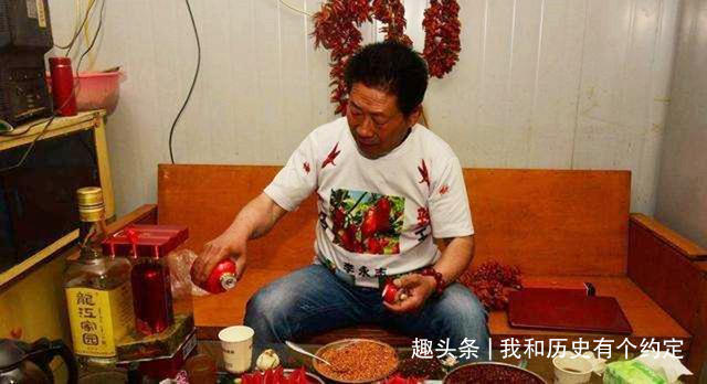 白酒|“辣王”李永志,每天吃5斤辣椒,配高度白酒,如今却欲哭无泪