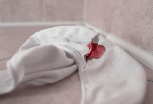 子宫内膜|52岁阿姨绝经后“倒开花”，查出宫颈癌，医生2现象别忽视