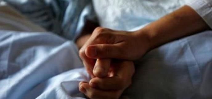 养老院#为何老人临终前,嘴里会说些胡话?专家表示:那可不是胡话