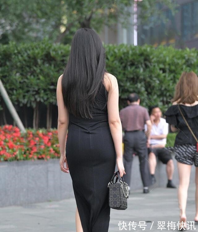 长裙 穿着黑色长裙,优雅大方,优秀的女生值得一试!