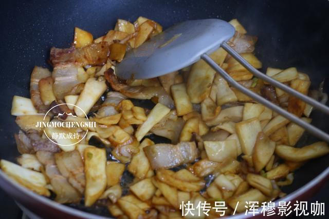 比肉香的杏鲍菇炒法，不爱吃蔬菜的孩子也抢着吃，搭配是关键
