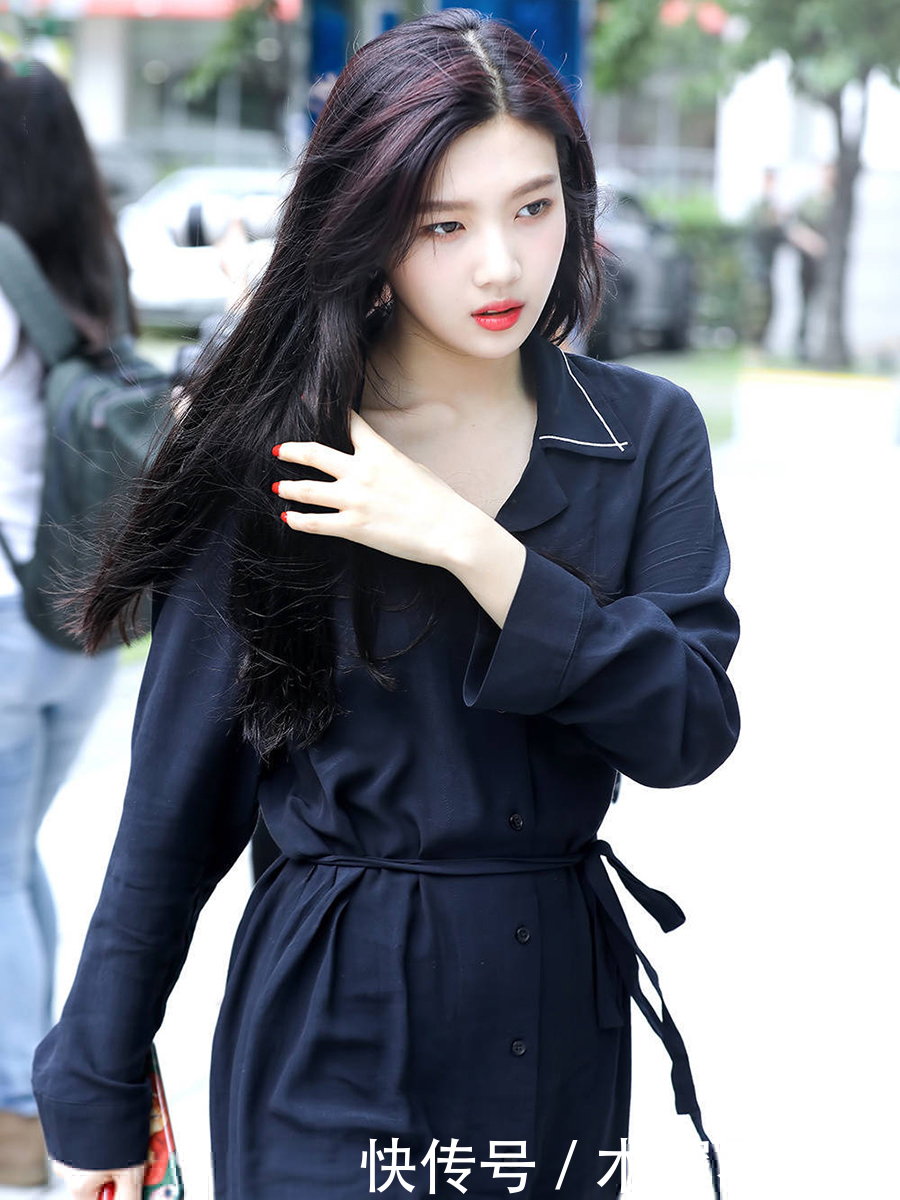 御姐|RedVelvet裴珠泫与朴秀荣,剪个齐刘海,御姐变少女!