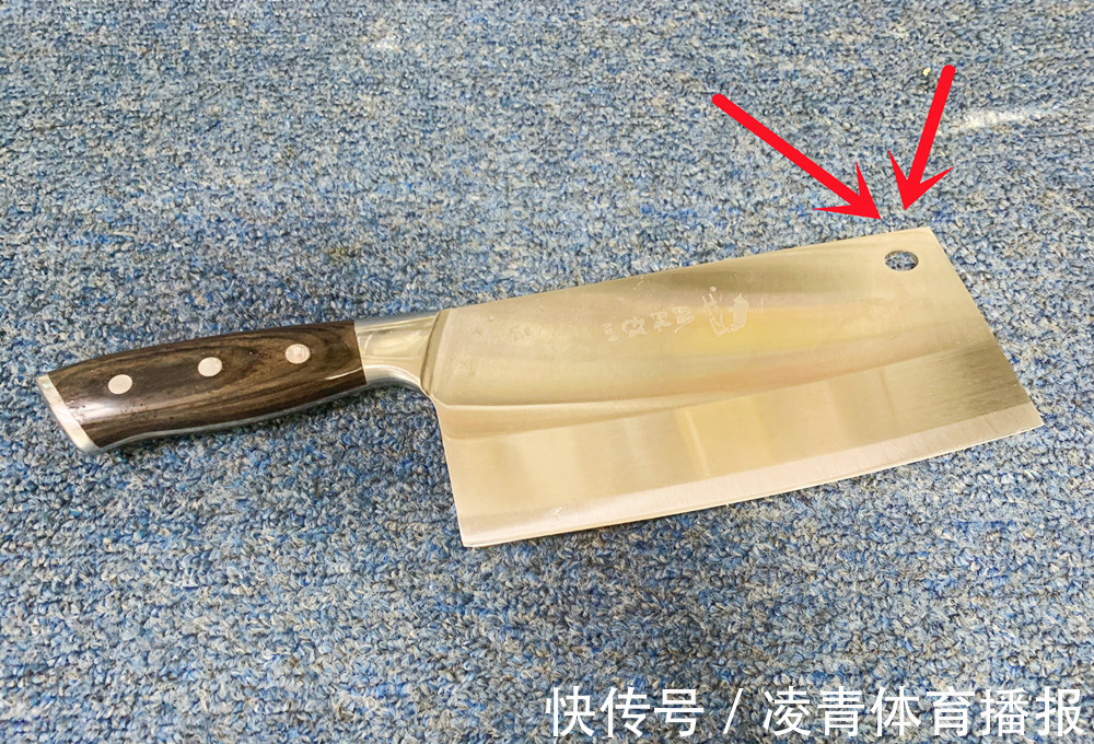 才知道,菜刀上的洞,竟隐藏了这3大功能,太实用了,赶快试一试