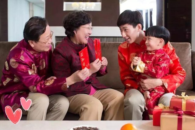 存钱罐|过年给孩子发红包,压岁钱啥时候给有学问,大年三十还是初一?