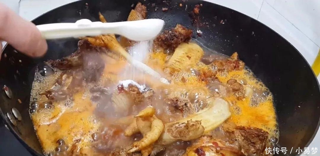 鸡肉这样做才好吃，掌握这个秘诀，一顿多吃两碗饭，一锅都不够吃