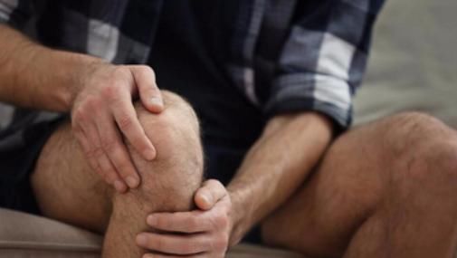 花椒和生姜巧妙搭配，治疗腿疼有奇效，除湿驱寒去积液