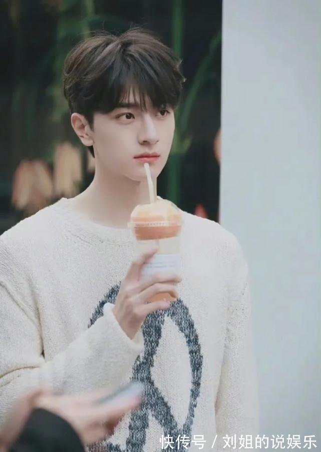 路透照|《奔跑吧黃河篇2》錄制，白鹿路透照美翻了，林一成新顏值擔(dān)當(dāng)