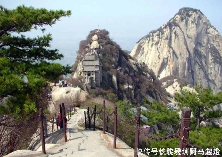 中国最危险的山路，看着很害怕，你敢尝试吗？