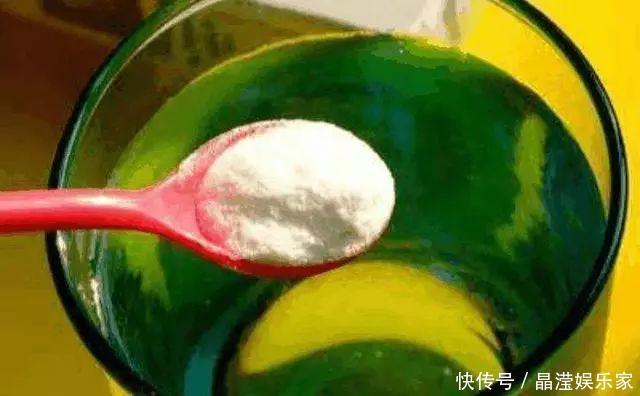 白粉病|给花喷点杀菌水，虫子全杀死，杀菌消毒叶子绿