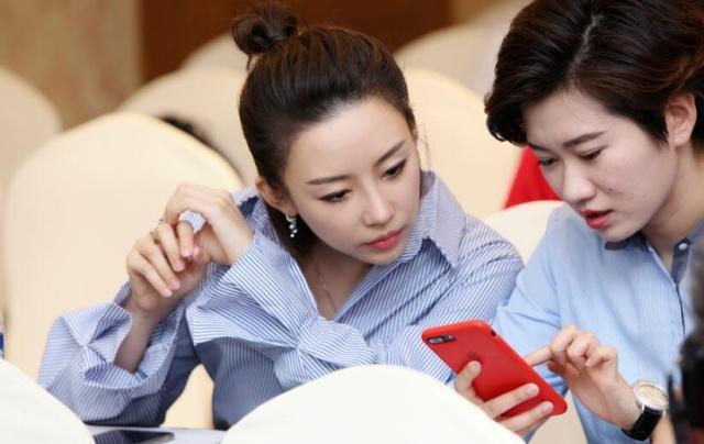 九球王后|她被称为“九球王后”,如今37岁美如少女,穿上私服气质更佳