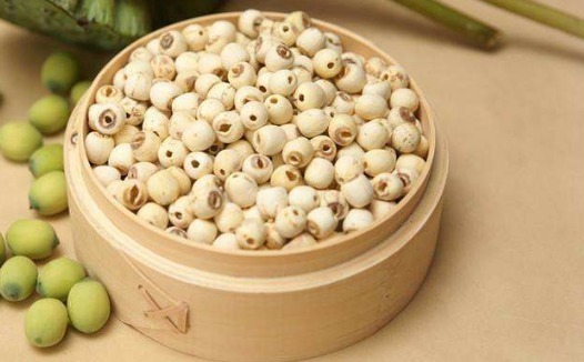 莲子|中老年人经常失眠,常吃3种食物,补气安神,睡到自然醒