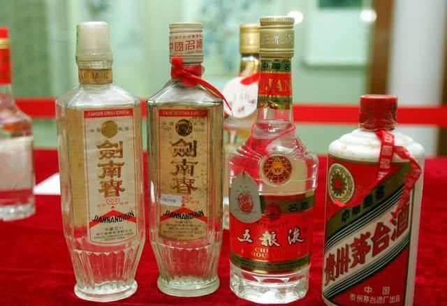 用来|为何五粮液干不过茅台?前者用来喝,后者用来炒,网友:一针见血