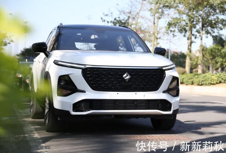 宝骏|自动驾驶车又上一层楼，无需安全员，这次新宝骏领先特斯拉