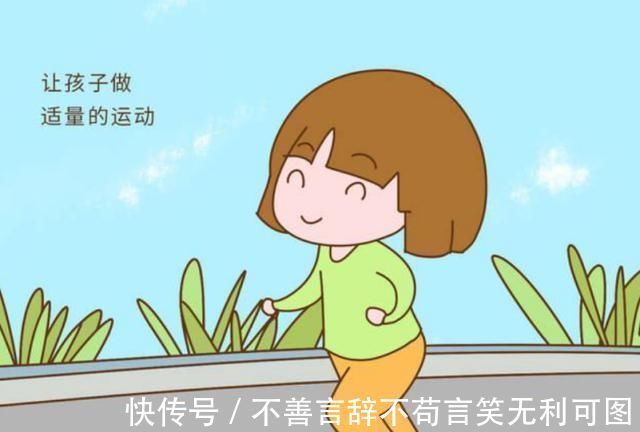 小动作|宝宝有这2种“烦人”的小动作,是大脑发育的信号,家长不要制止