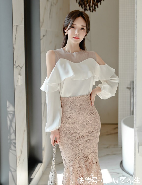 小香风 法式小香风上衣搭配蕾丝鱼尾半身裙,凸显女性时尚优雅的气质!