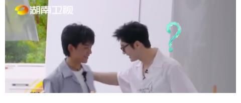 黄晓明|猝不及防的拥抱！黄晓明丁真上演“乌龙抱”好笑又温情