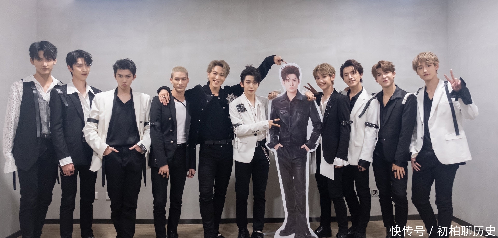 into1成团首秀 INTO1成团首秀起纷争,周柯宇舞台镜头仅有16秒,粉丝为其维权!