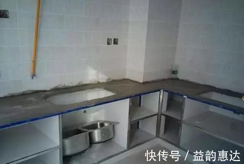 美观性|厨房橱柜背后要不要贴瓷砖？大部分家庭都做错了！
