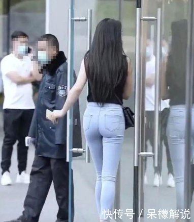 美女|微胖的牛仔裤美女最能展现出腿部的线条之美