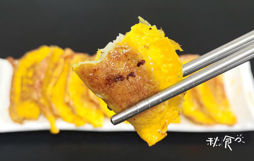 年夜饭，这盘金黄喜气的“蛋饺”上桌率很高，做法配料，都教给你
