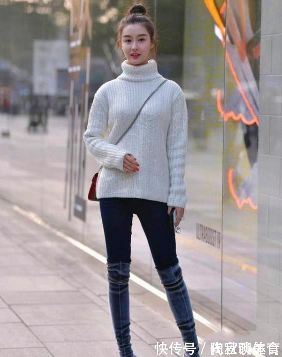 路人|路人街拍,气质清秀的短发美女,更多了几分高贵的气韵