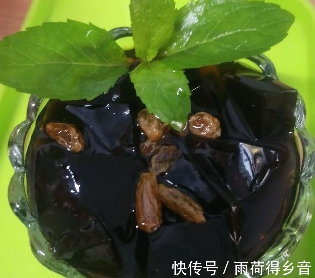 清热解暑|夏季必备龟苓膏,清热解暑,降火除烦闷,做法简单又美味,好吃!