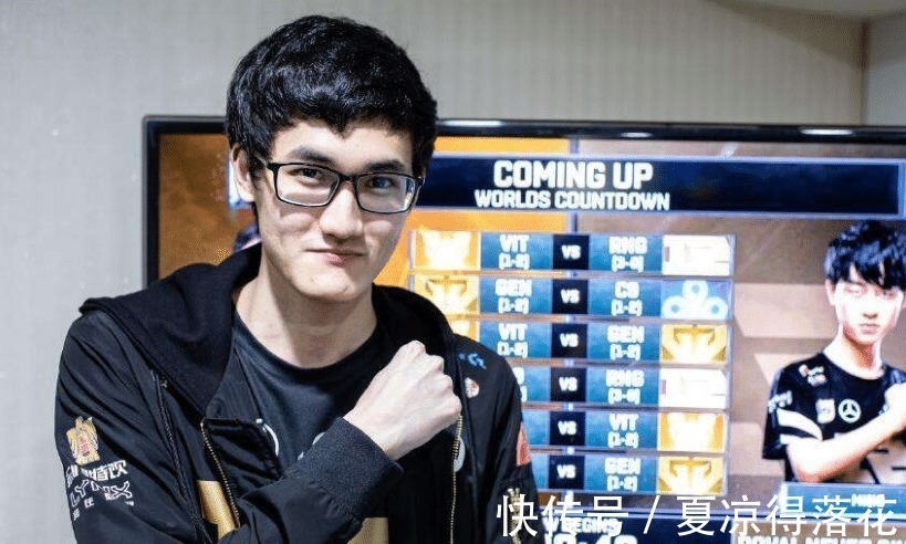 电灯泡|Karsa恋情遭曝光,二次元画风女友可爱甜美,像动漫中走出的萌妹