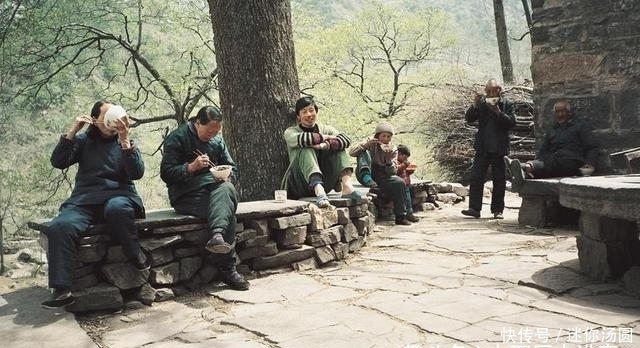 不规律|俗语:人过四十,不睡三觉,不求三人,是什么意思?有什么道理?